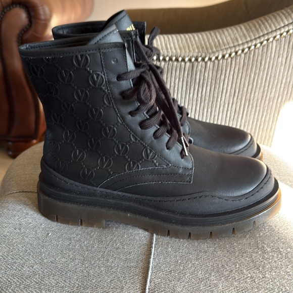 VALENTINO BY MARIO VALENTINO Ivana Lug Sole Combat Boot Women size 10 Brand New - Picture 1 of 8